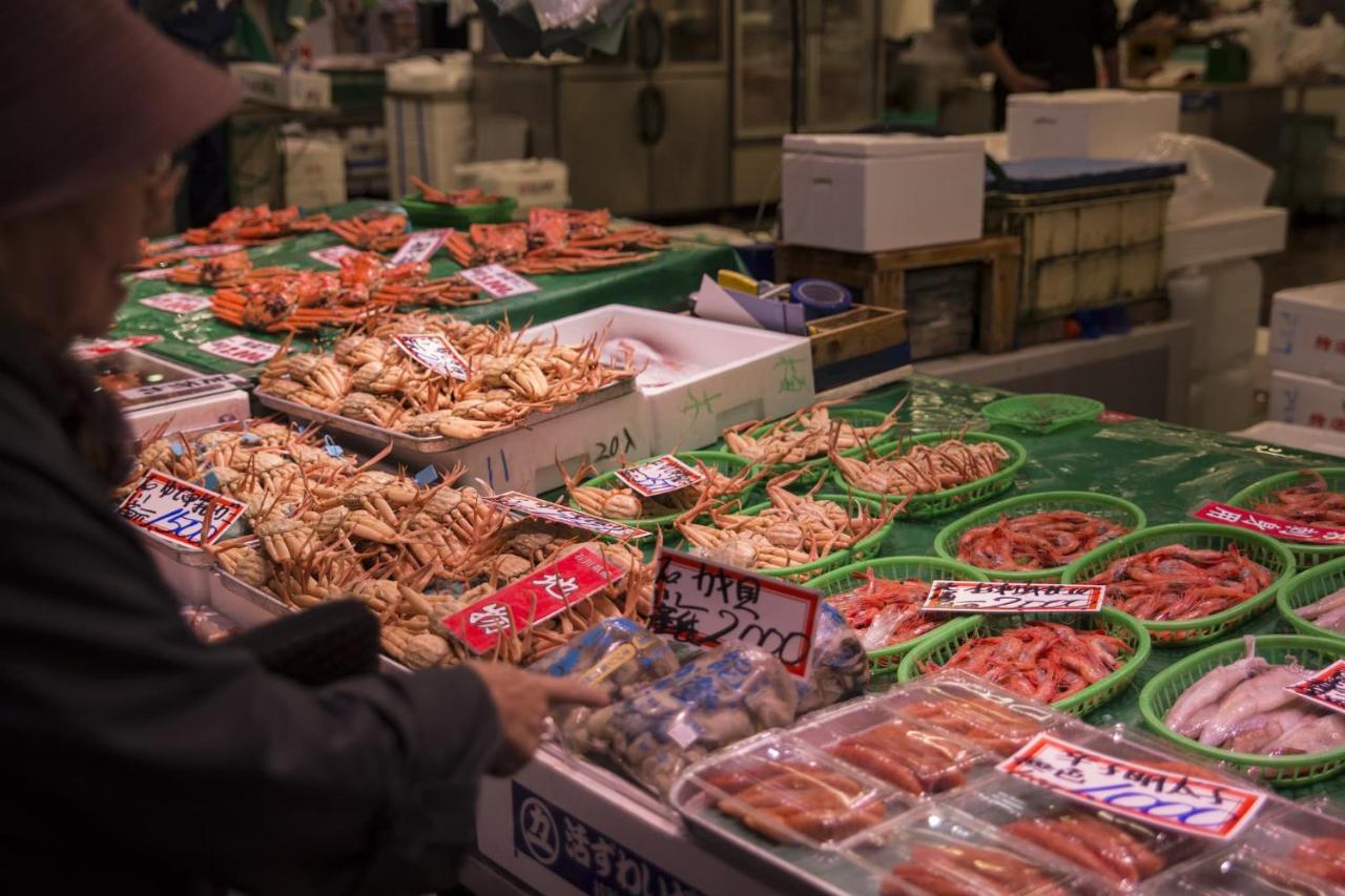 Kanazawa Tokyu Hotel Εξωτερικό φωτογραφία Dried shrimp at a market in Japan