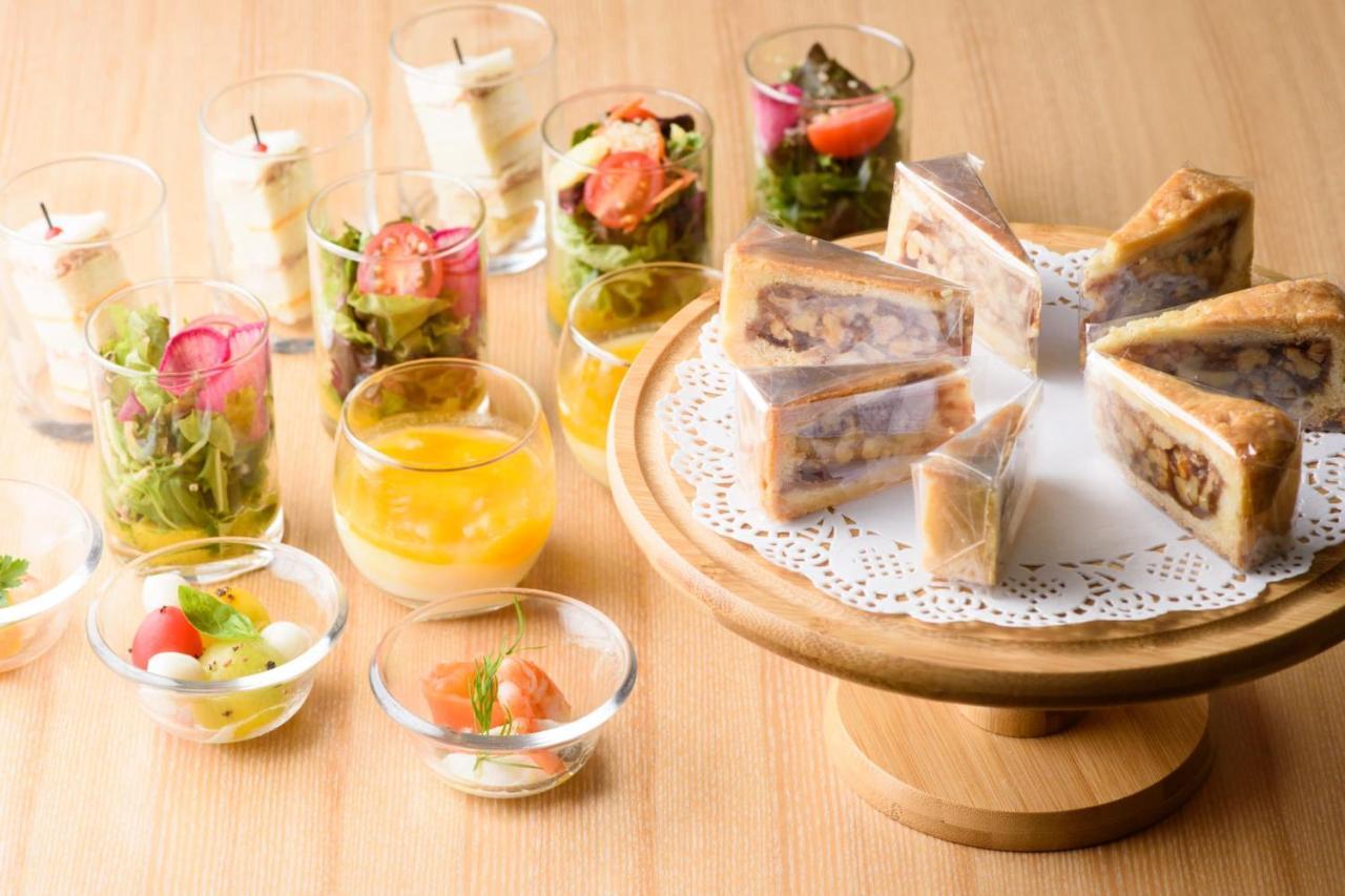 Kanazawa Tokyu Hotel Εξωτερικό φωτογραφία A selection of canapés