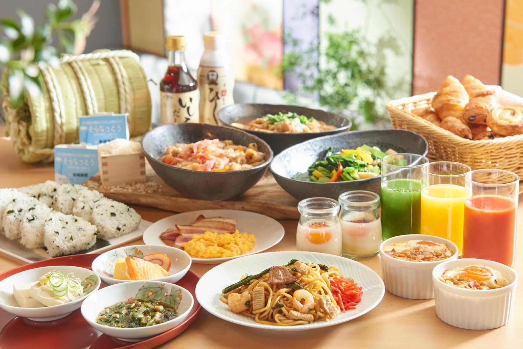 Kanazawa Tokyu Hotel Εξωτερικό φωτογραφία Dishes at a buffet