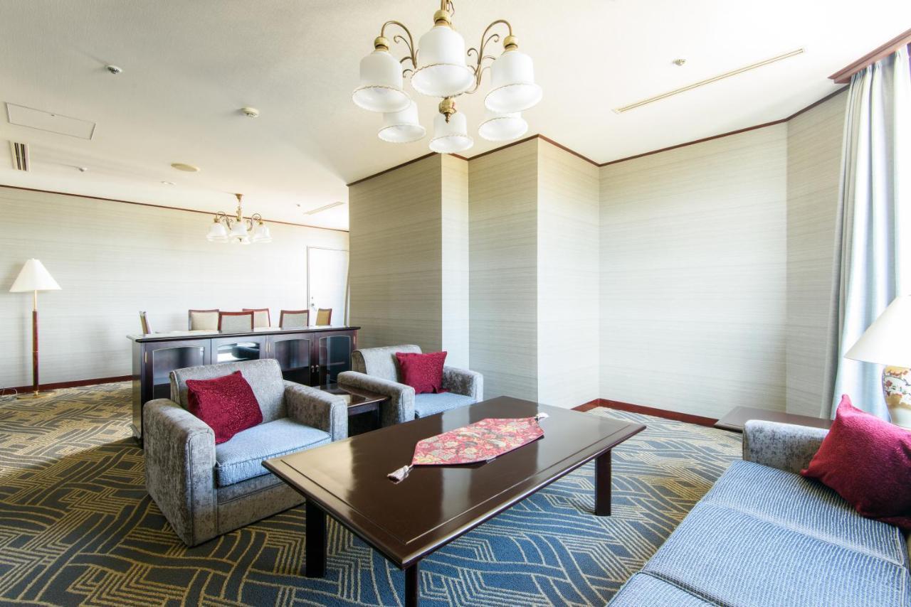 Kanazawa Tokyu Hotel Εξωτερικό φωτογραφία A living room in a Japanese house